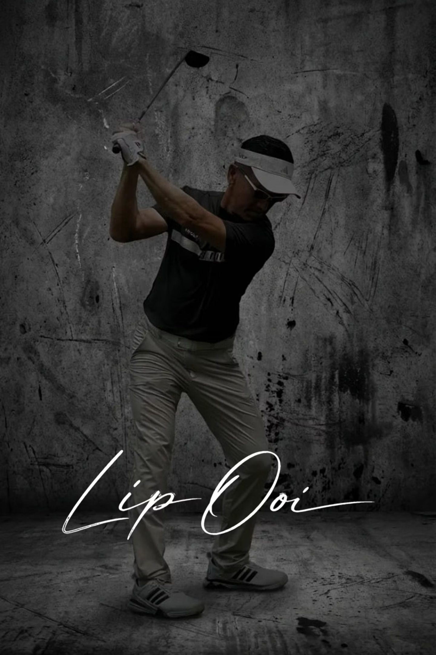 Master Guru Lip Ooi demonstrating a golf swing