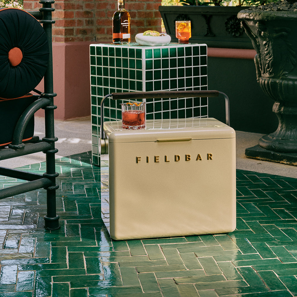 Fieldbar Gin Trunk lifestyle photograph 4