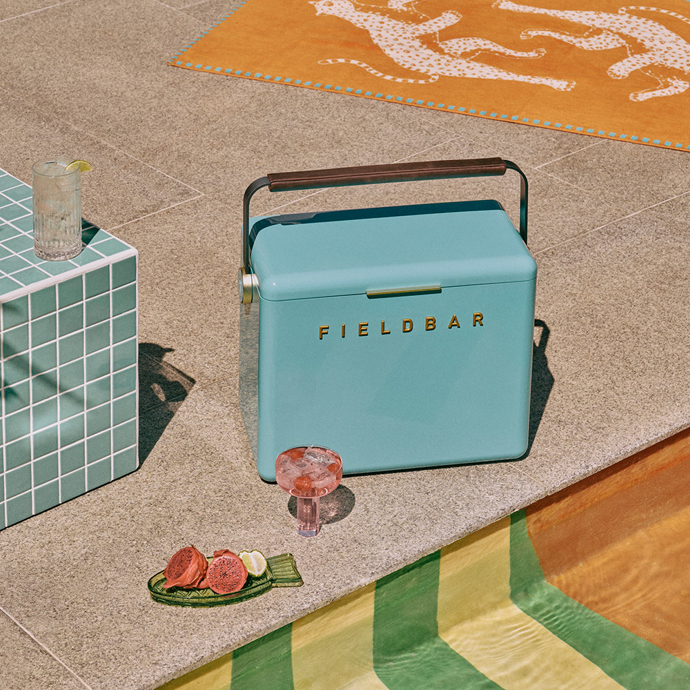 Fieldbar Gin Trunk lifestyle photograph 2